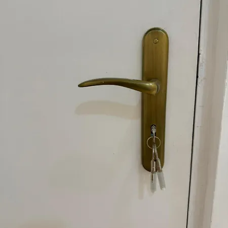 Séjour chez l'habitant Alfama - *