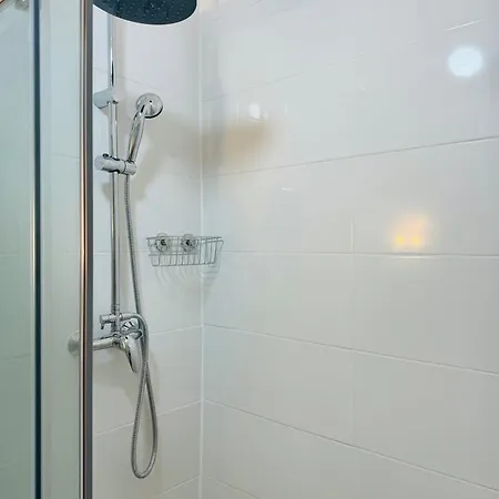 Проживання в сім'ї Alfama - Лісабон